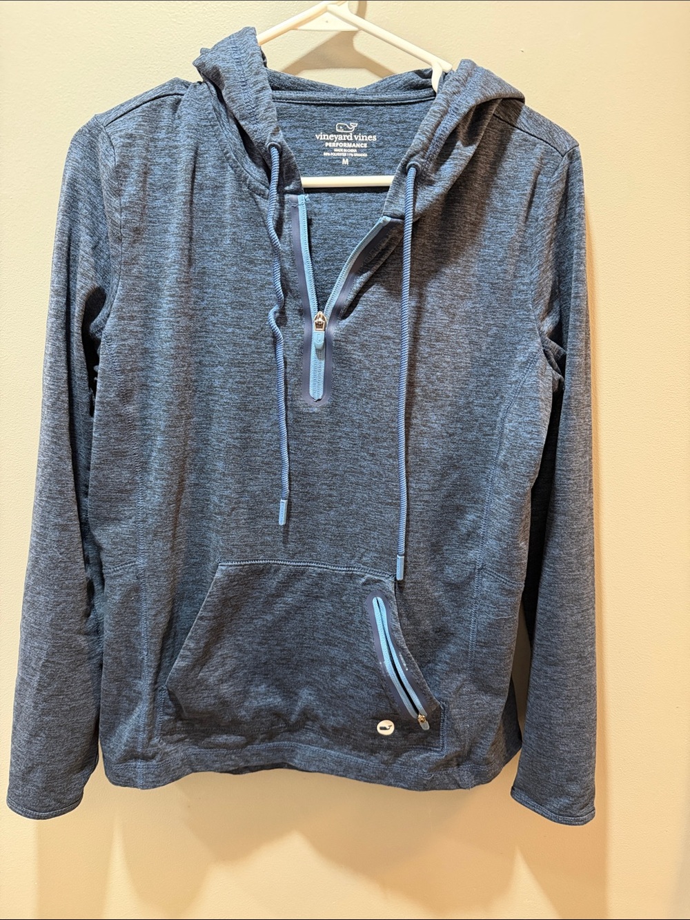 Vineyard Vines Women’s Blue Half-Zip Performance light weight Hoodie